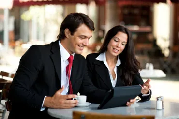 Mobile Apps Accelerate Financial Services Mobile Apps Accelerate Financial Services